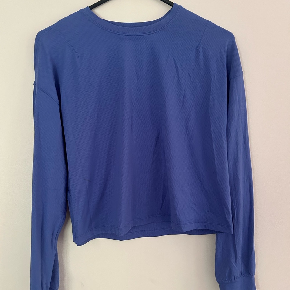 Lululemon cropped long sleeve workout top